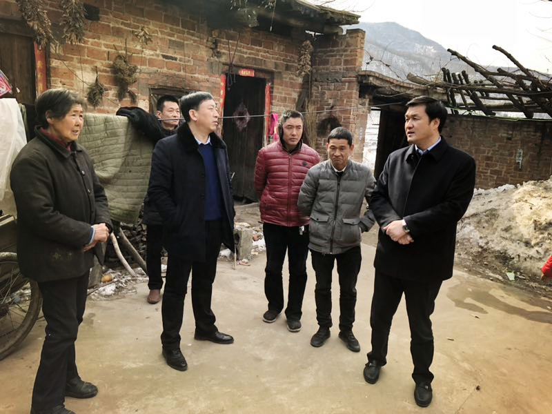 民建“組團”慰問，企業(yè)送溫暖到家