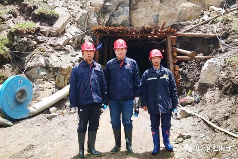 集團(tuán)副總張海濤蒞臨興海銅鑫生產(chǎn)一線指導(dǎo)工作